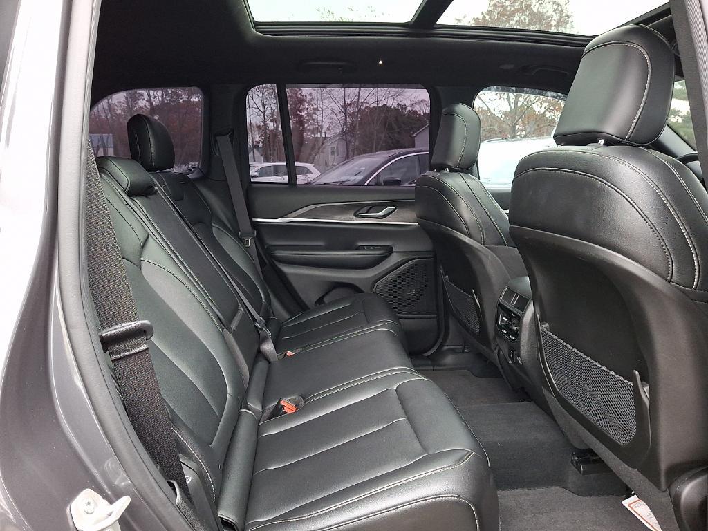 used 2024 Jeep Grand Cherokee car, priced at $37,900