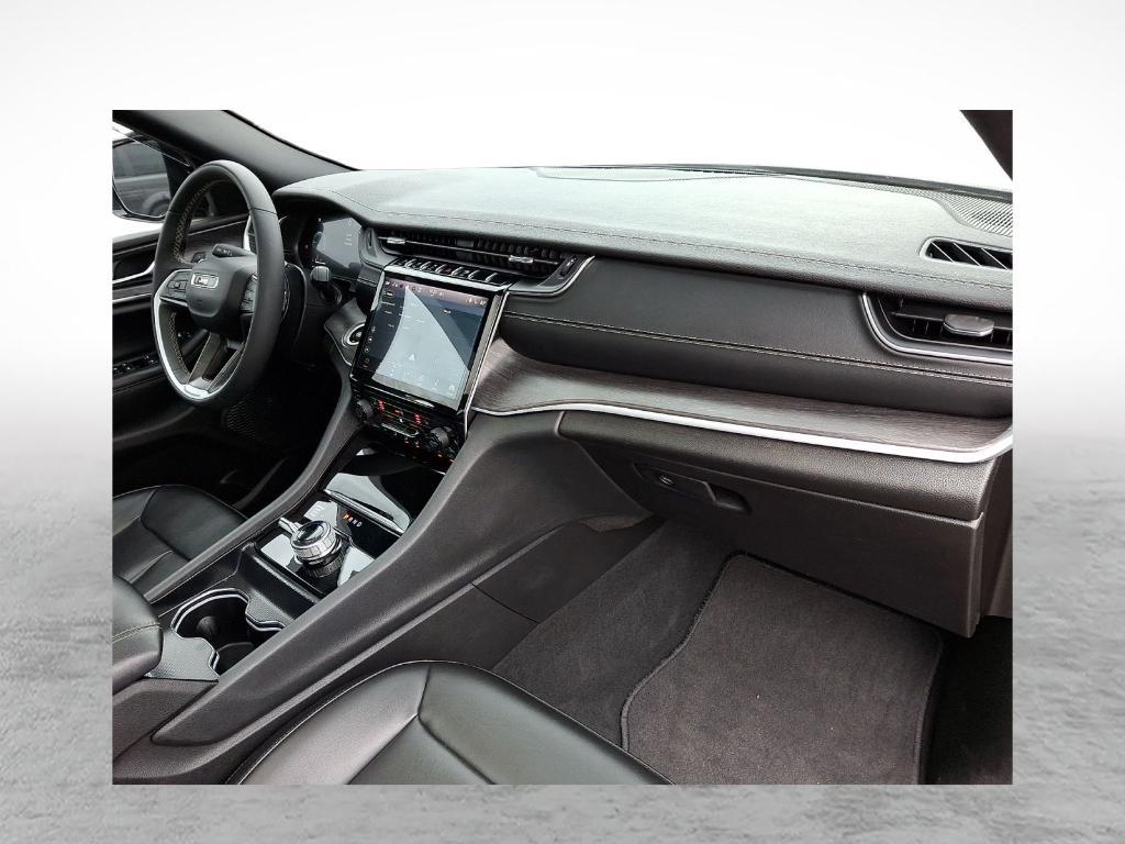 used 2024 Jeep Grand Cherokee car, priced at $37,900