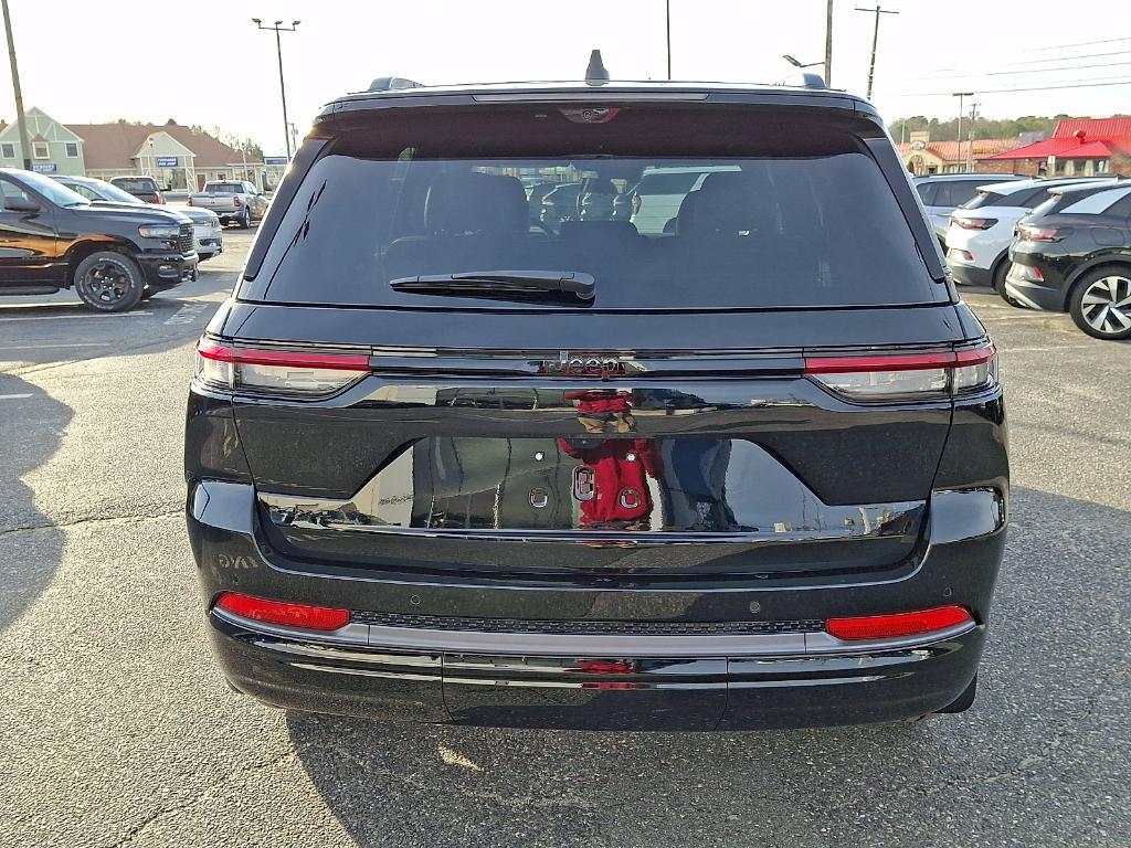 new 2026 Jeep Grand Cherokee car, priced at $53,204