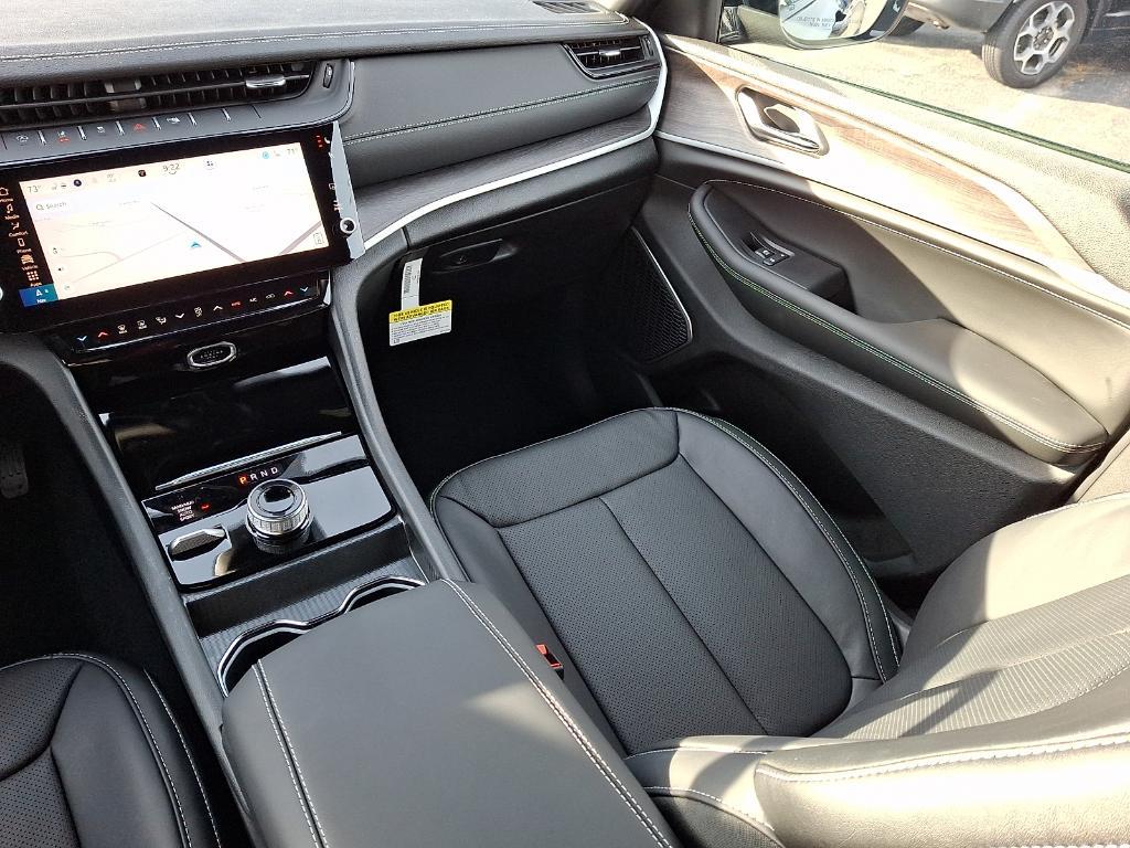 new 2026 Jeep Grand Cherokee car, priced at $53,204