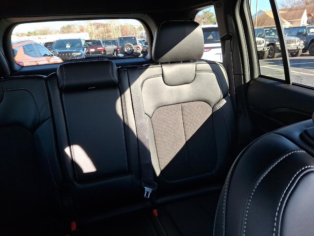 new 2025 Jeep Grand Cherokee car, priced at $45,504