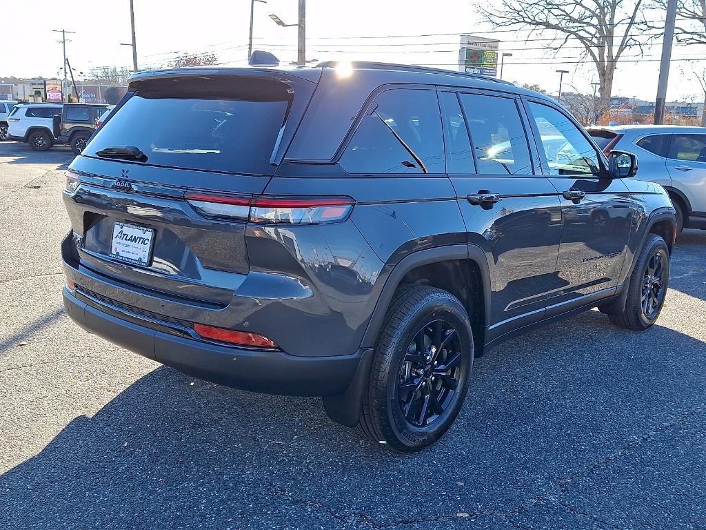 new 2025 Jeep Grand Cherokee car, priced at $45,504