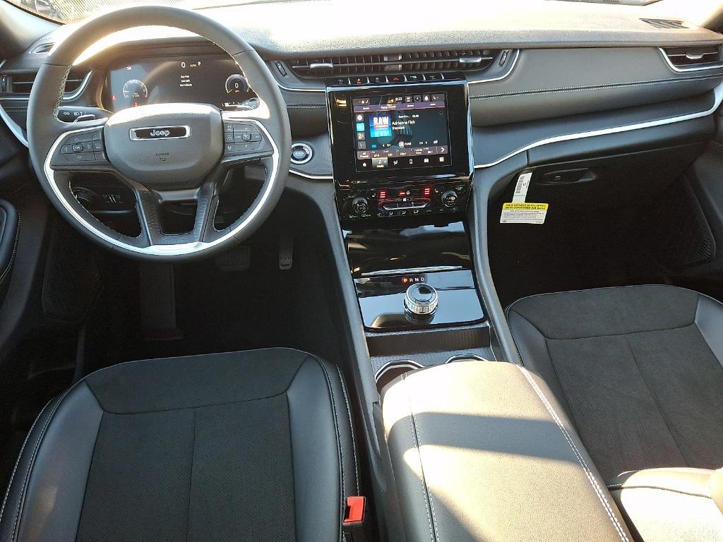 new 2025 Jeep Grand Cherokee car, priced at $45,504