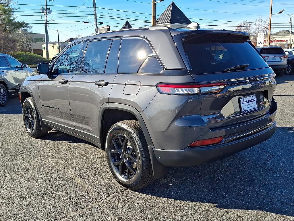 new 2025 Jeep Grand Cherokee car, priced at $45,504