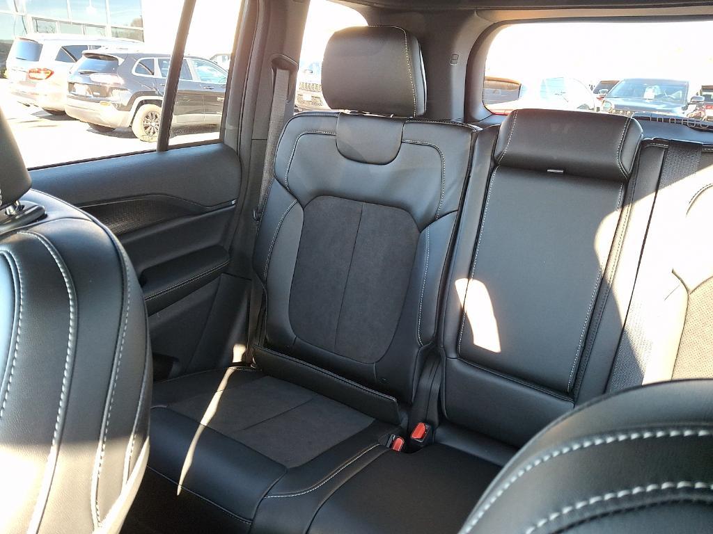 new 2025 Jeep Grand Cherokee car, priced at $45,504