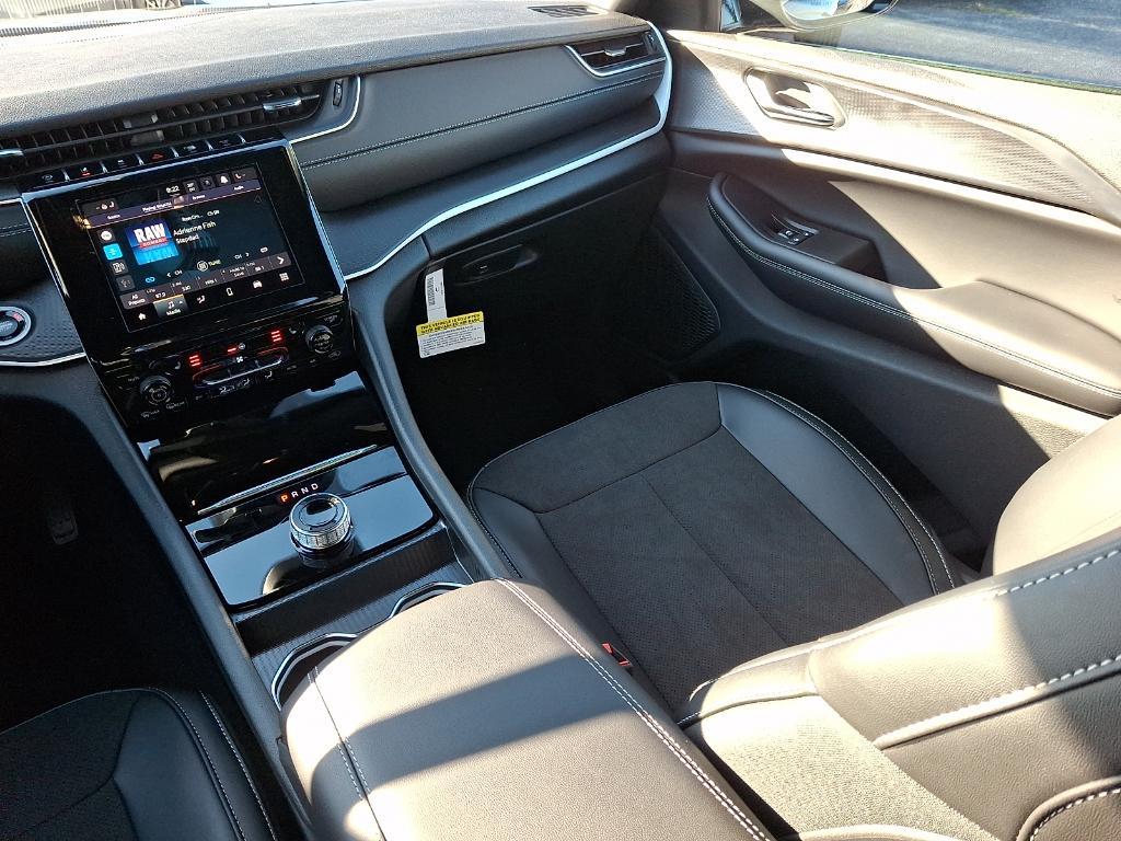 new 2025 Jeep Grand Cherokee car, priced at $45,504