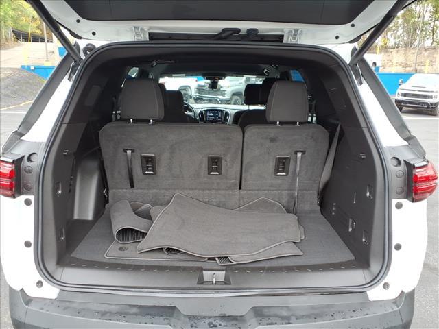 used 2023 Chevrolet Traverse car, priced at $32,490