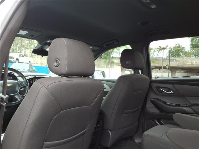 used 2023 Chevrolet Traverse car, priced at $32,490