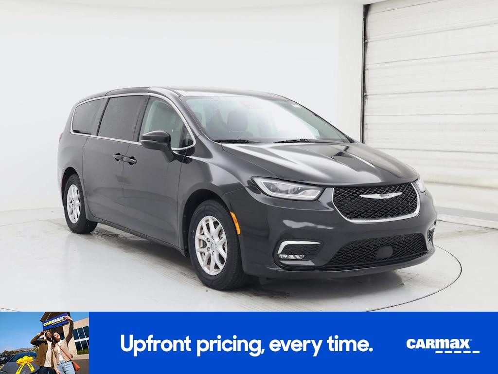 used 2023 Chrysler Pacifica car, priced at $24,998