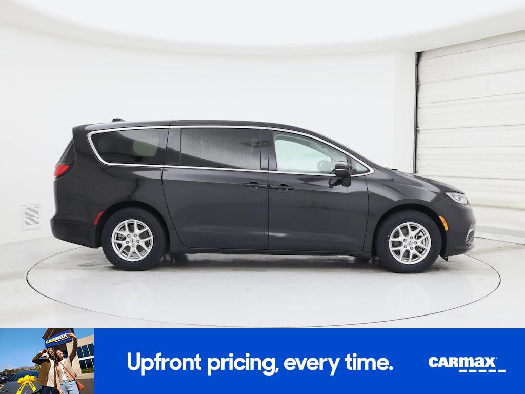 used 2023 Chrysler Pacifica car, priced at $24,998