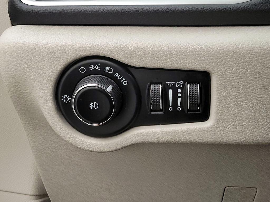 used 2023 Chrysler Pacifica car, priced at $24,998