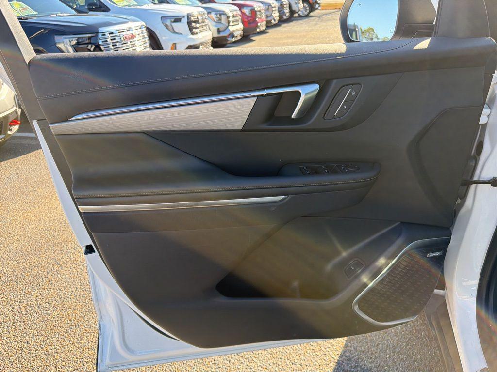 used 2025 Buick Enclave car, priced at $35,500