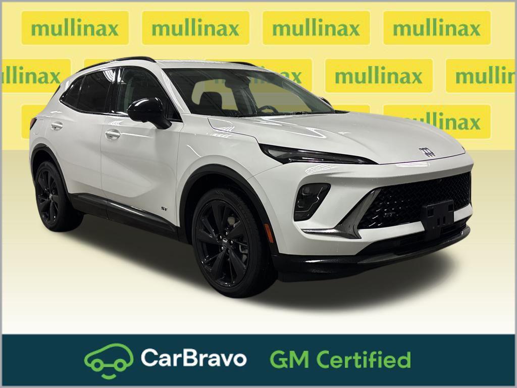 used 2024 Buick Envision car, priced at $29,250