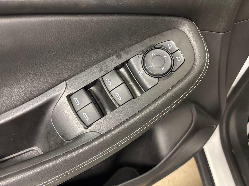 used 2025 Buick Encore GX car, priced at $21,250