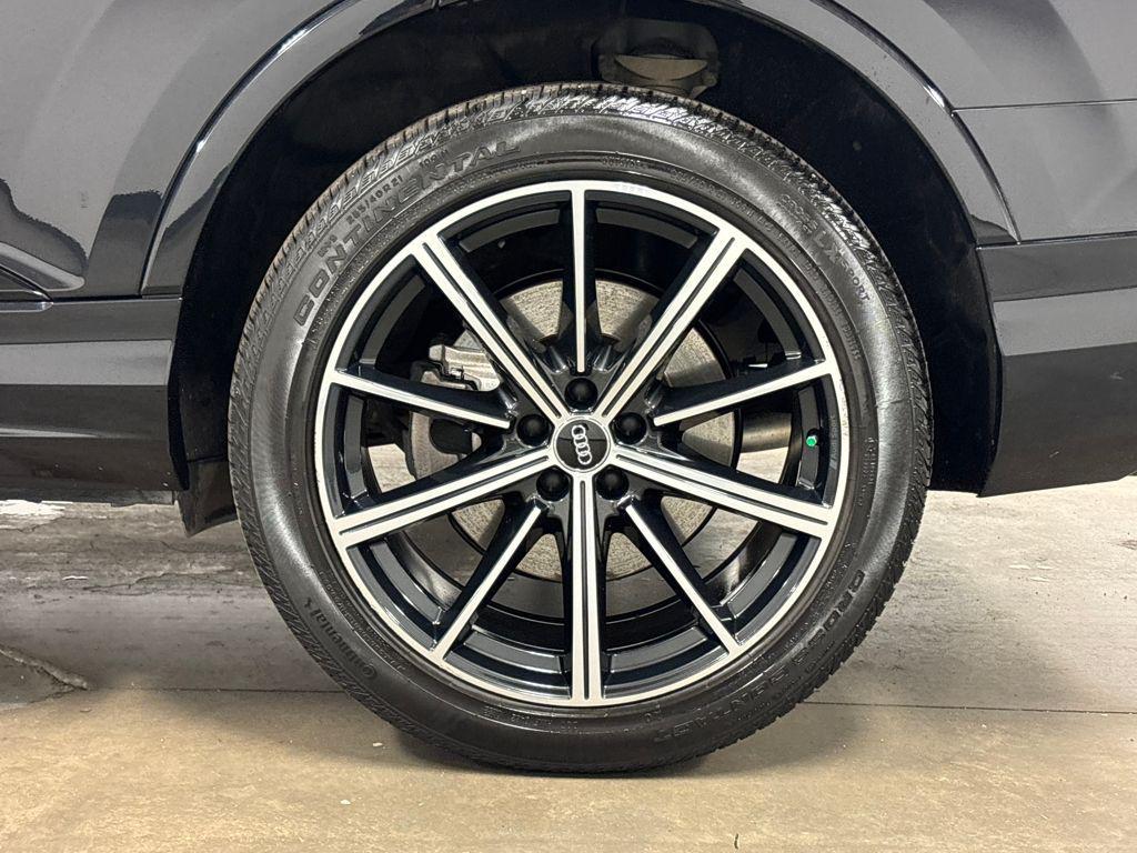 used 2020 Audi Q7 car, priced at $25,500