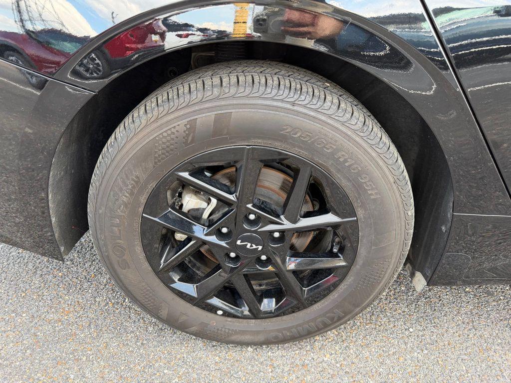 used 2025 Kia K5 car, priced at $24,900