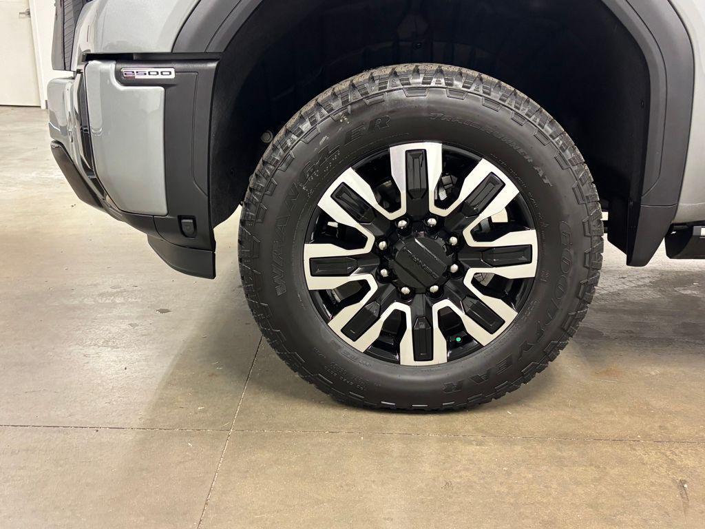 new 2026 GMC Sierra 2500 car, priced at $91,170