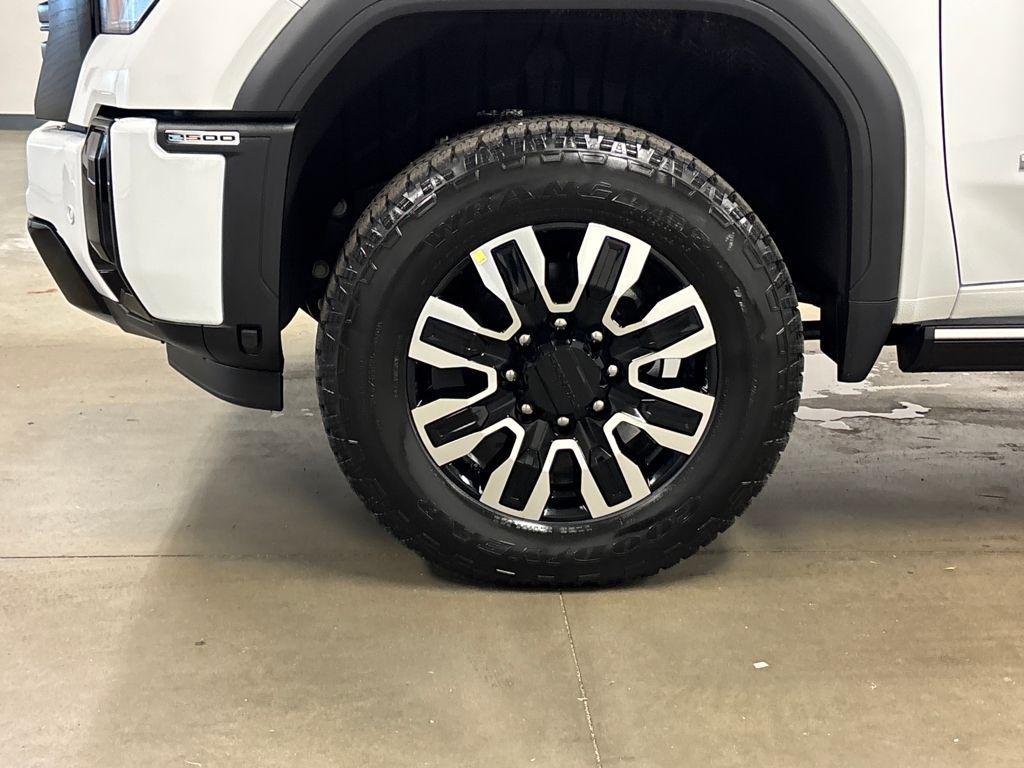 new 2026 GMC Sierra 2500 car, priced at $90,585