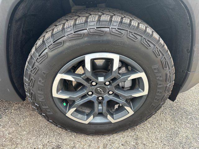 used 2025 Chevrolet Equinox car, priced at $32,998