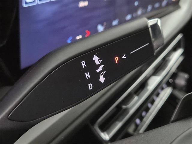 used 2025 Chevrolet Traverse car, priced at $33,473