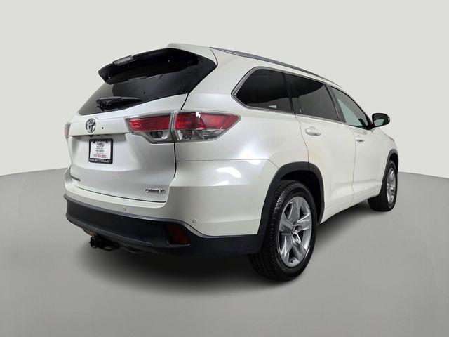 used 2016 Toyota Highlander car, priced at $17,889