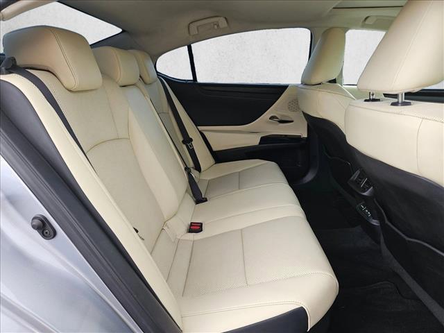 used 2022 Lexus ES 300h car, priced at $30,752