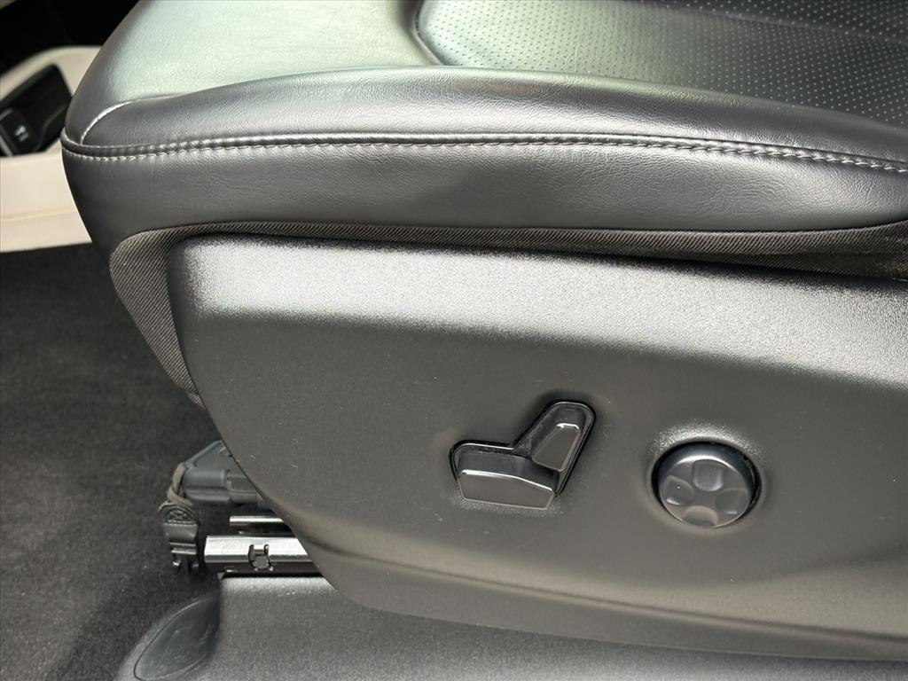 used 2023 Chrysler Pacifica car, priced at $24,522