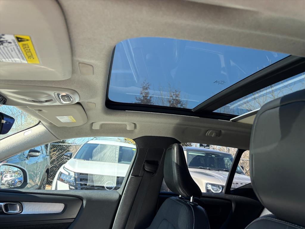 used 2020 Volvo XC40 car, priced at $19,347