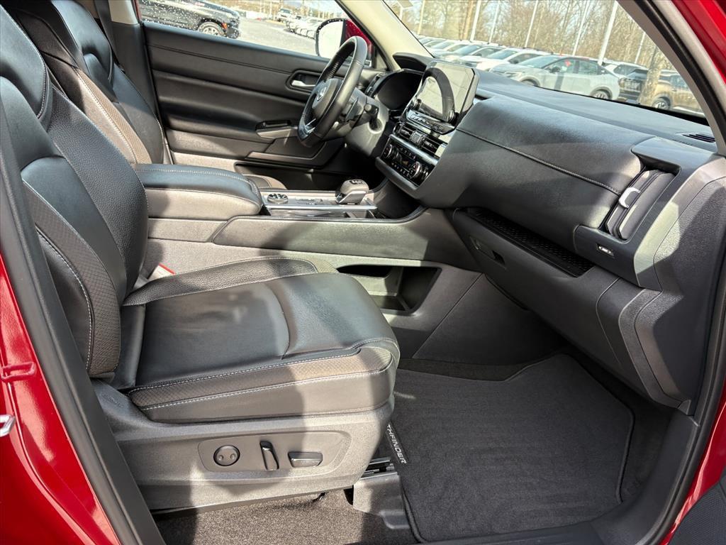 used 2025 Nissan Pathfinder car, priced at $35,997