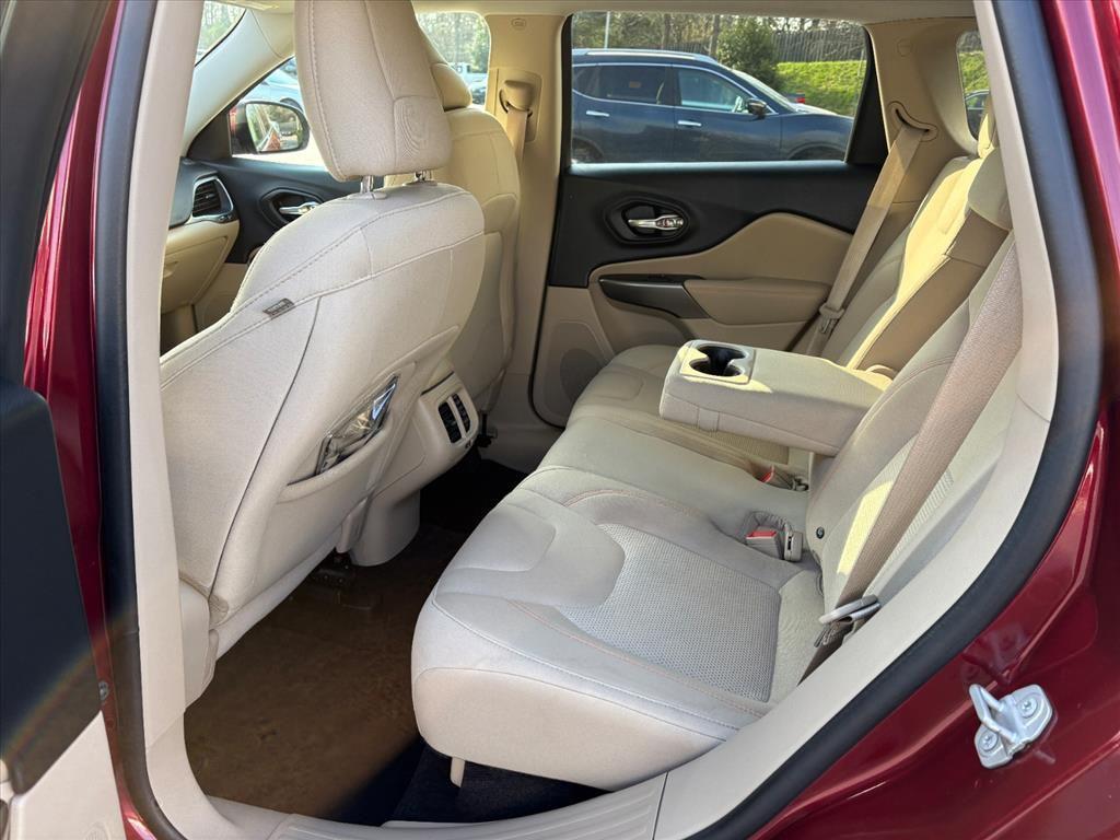 used 2019 Jeep Cherokee car, priced at $16,604