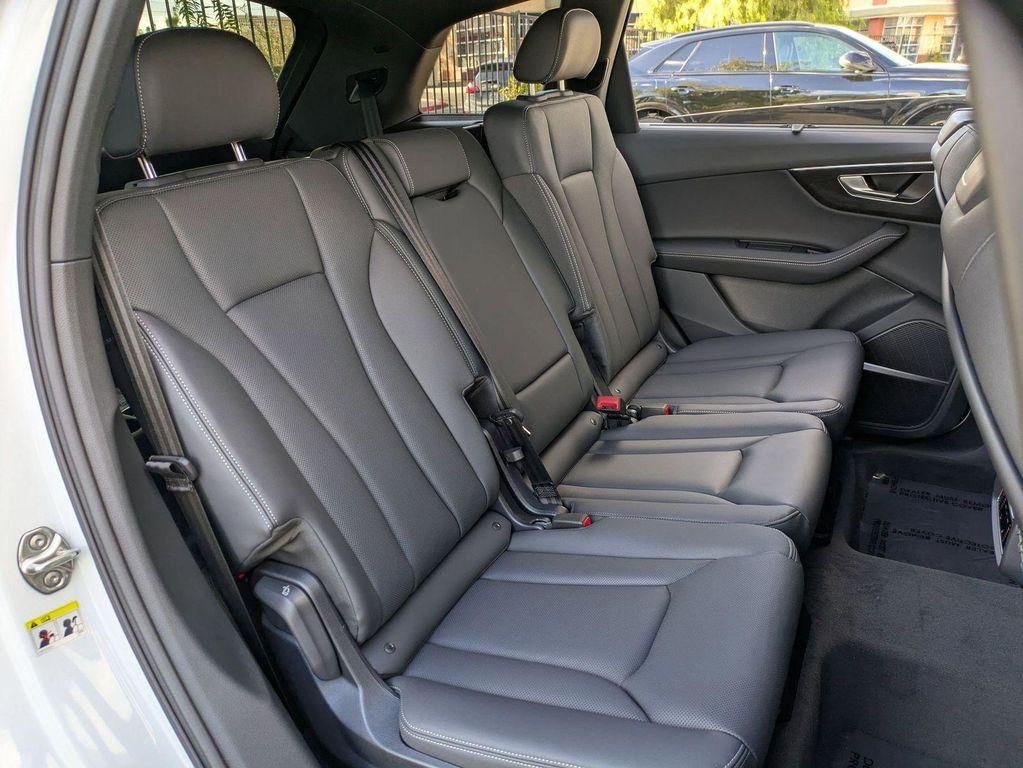 new 2026 Audi Q7 car, priced at $78,255