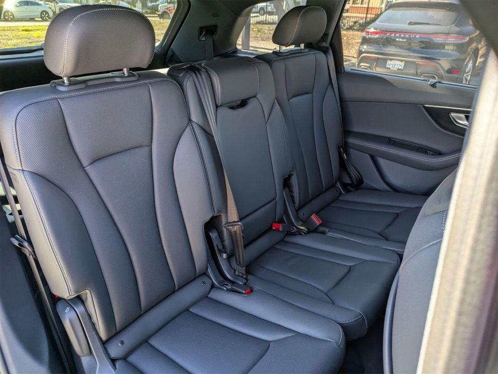 new 2026 Audi Q7 car, priced at $78,595