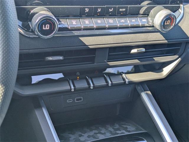 new 2025 Chevrolet Colorado car, priced at $39,615