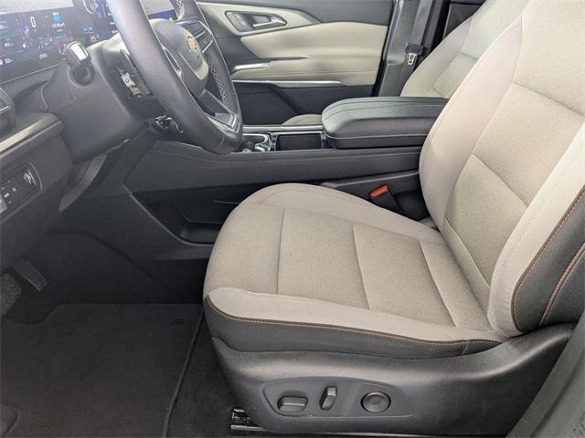 used 2025 Chevrolet Traverse car, priced at $37,126