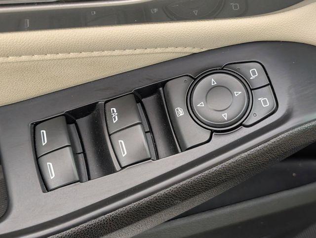 used 2022 Chevrolet Traverse car, priced at $24,625