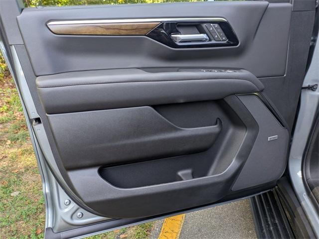 new 2026 Chevrolet Suburban car, priced at $90,185