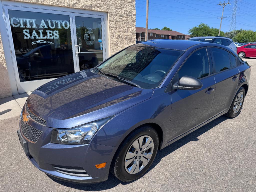 used 2014 Chevrolet Cruze car, priced at $5,999