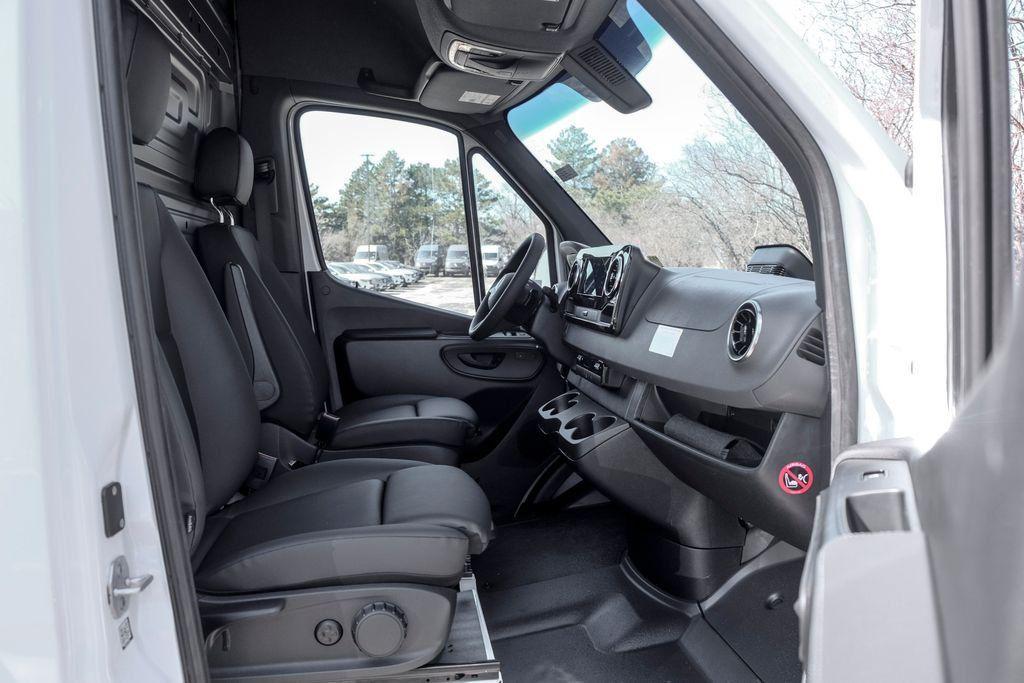 new 2026 Mercedes-Benz Sprinter 2500 car, priced at $67,858