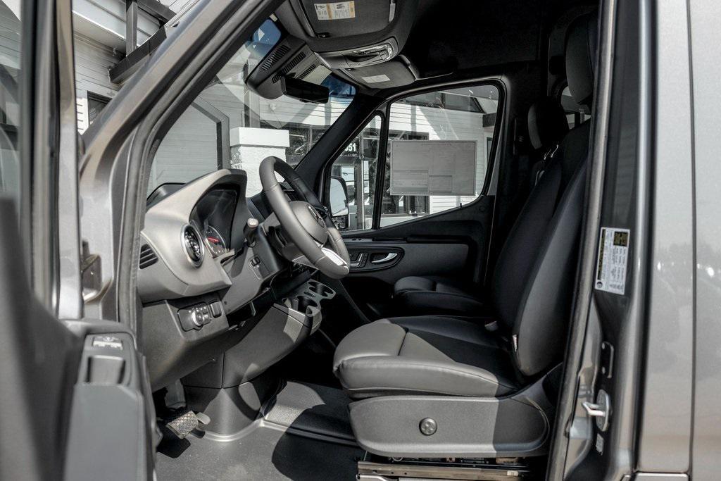 new 2025 Mercedes-Benz Sprinter 2500 car, priced at $69,127