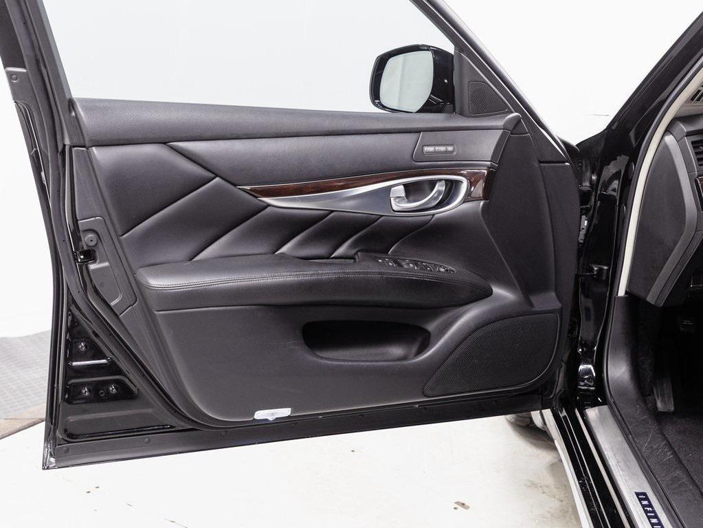 used 2016 INFINITI Q70L car, priced at $19,999