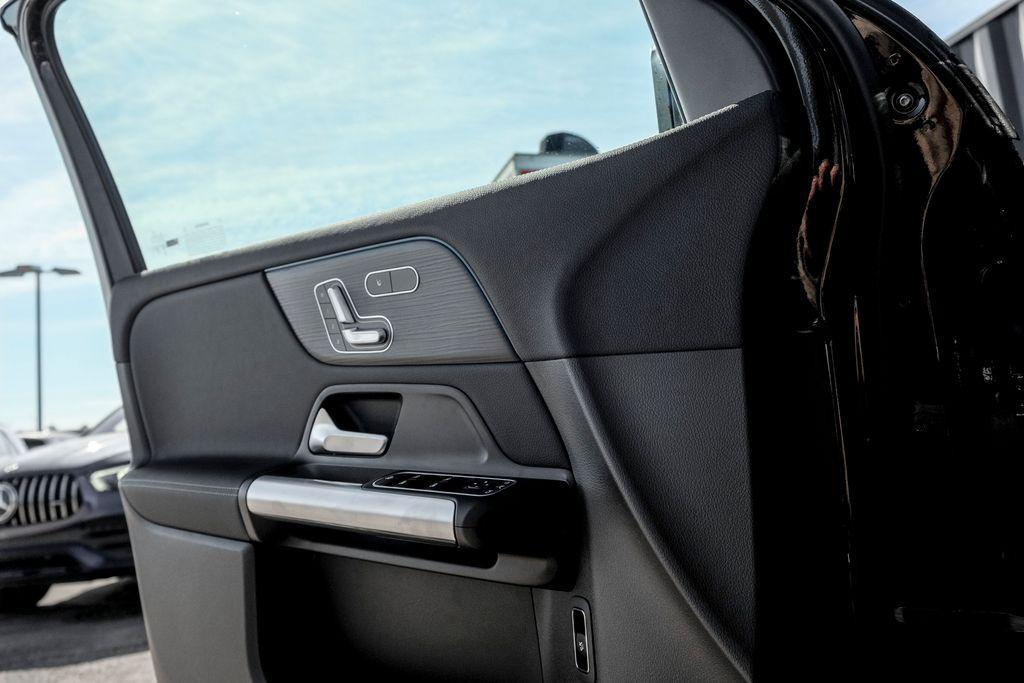 new 2026 Mercedes-Benz GLA 250 car, priced at $49,445