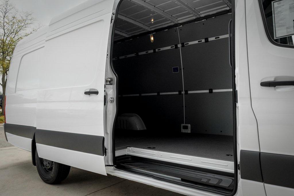 new 2026 Mercedes-Benz Sprinter 2500 car, priced at $65,782
