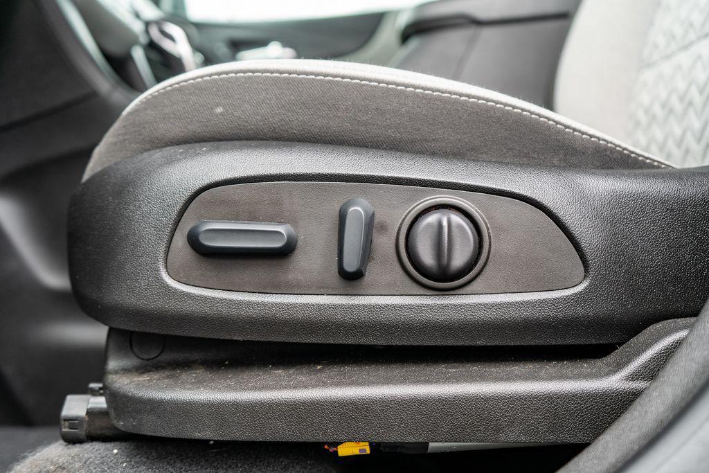 used 2022 Chevrolet Equinox car, priced at $19,168