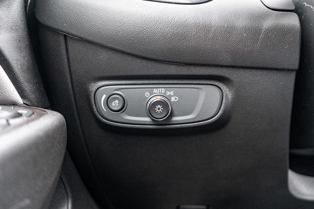 used 2022 Chevrolet Equinox car, priced at $19,168