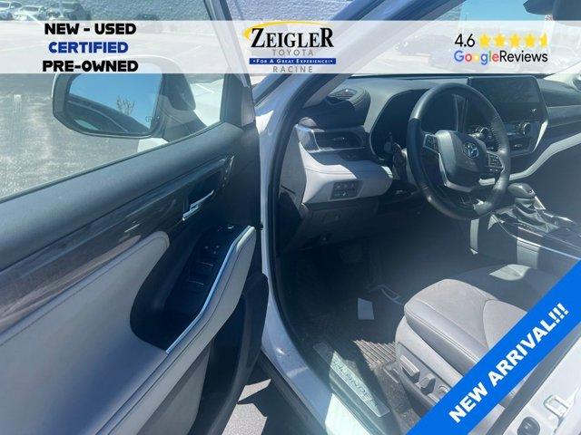 used 2024 Toyota Highlander car, priced at $44,990