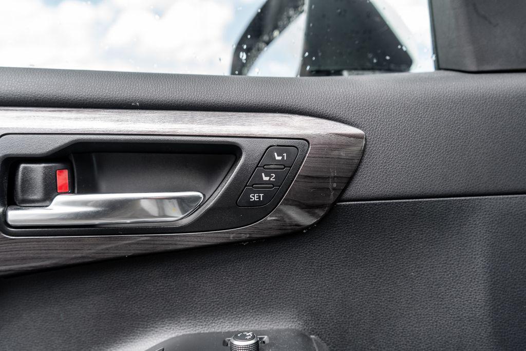 used 2024 Toyota Highlander car, priced at $44,427