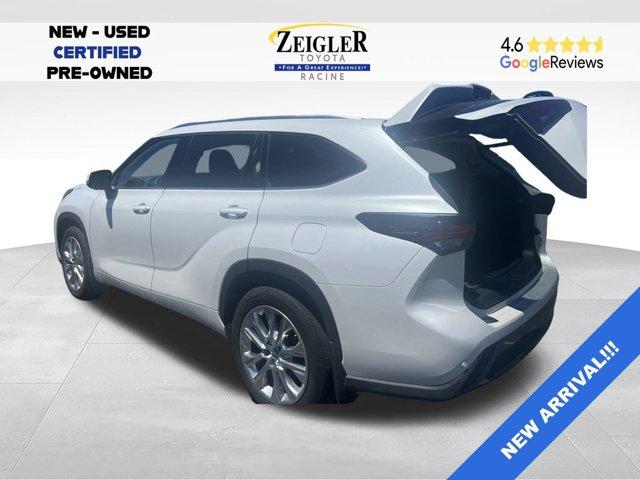 used 2024 Toyota Highlander car, priced at $44,990