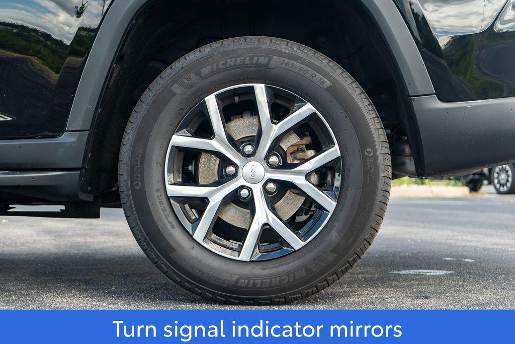 used 2024 Jeep Grand Cherokee car, priced at $33,890