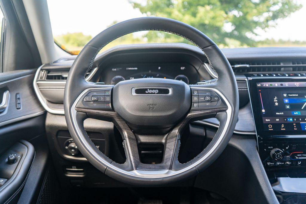 used 2024 Jeep Grand Cherokee car, priced at $33,890