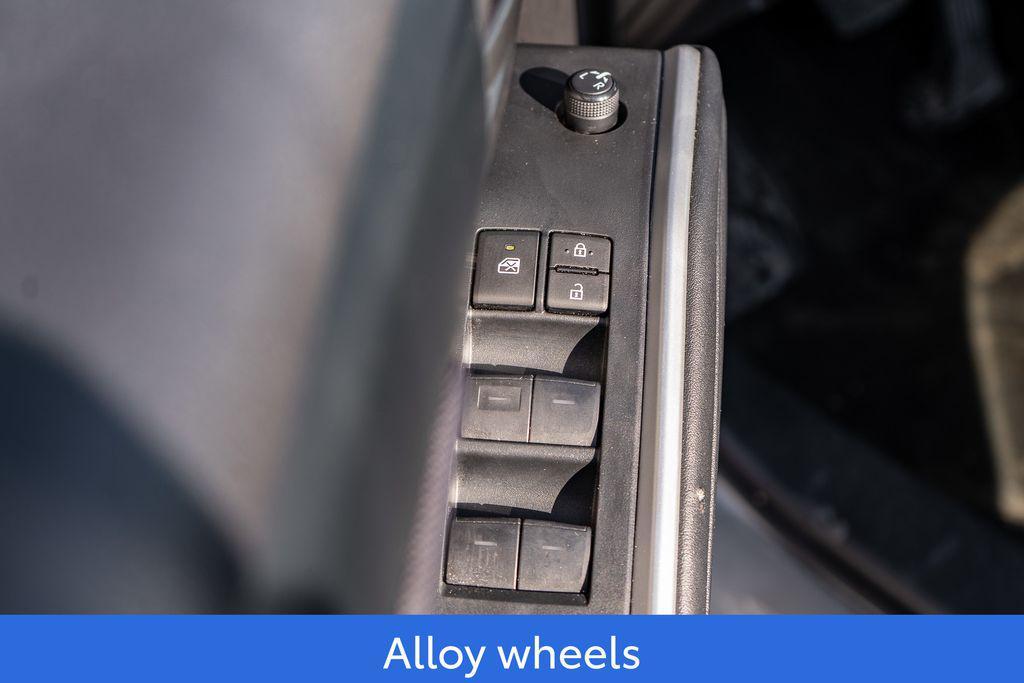 used 2024 Toyota Highlander car, priced at $35,879